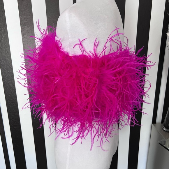 Beautiful Bright Fuchsia Ostrich Feather Top, 12” length - NWT - Picture 3 of 4